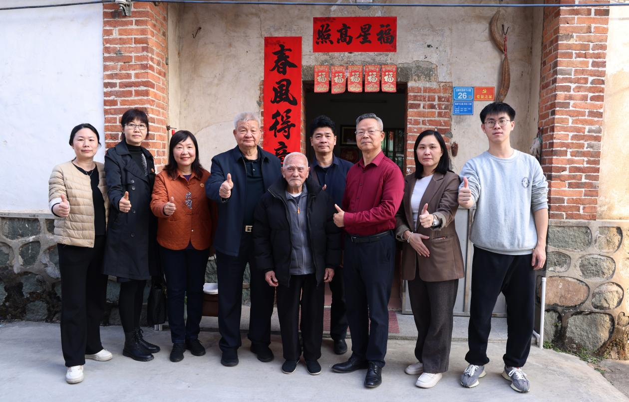 “迎新春，送溫暖”全國(guó)勞模、全國(guó)愛(ài)國(guó)擁軍模范、廣東省橋勝集團(tuán)有公司董事長(zhǎng)領(lǐng)隊(duì)慰問(wèn)小組一行慰問(wèn)老英雄、軍烈屬